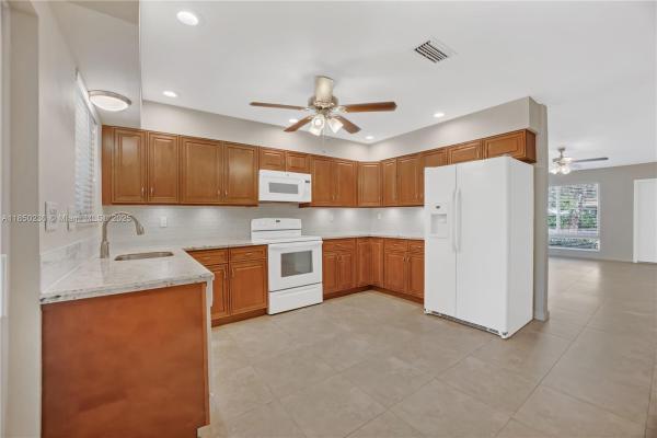 Pinehurst, 830 SW 18th St, Fort Lauderdale, Florida 33315, image 2