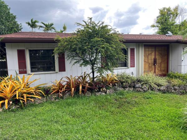 9501 E Calusa Club Dr, Unincorporated Dade County, Florida 33186, image 1