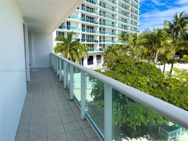Arlen House East, 100 Bayview Dr #224, Sunny Isles Beach, Florida 33160, image 2