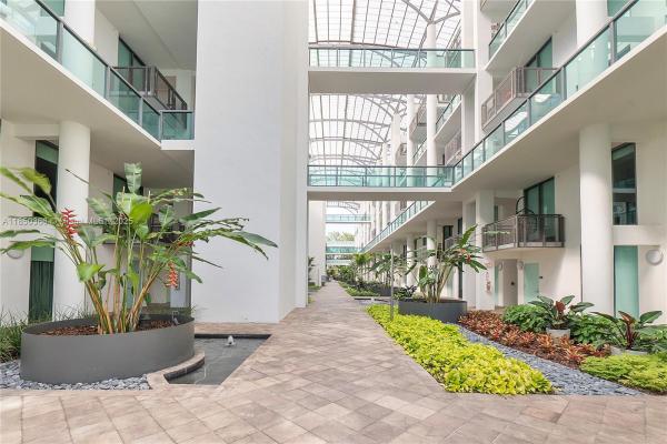 6000 Collins Ave 527, Miami Beach, Florida 33140, image 1