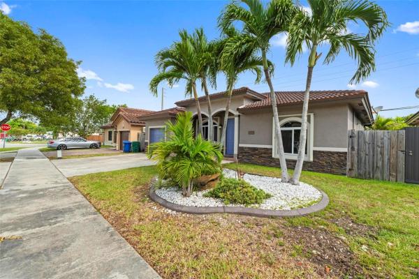 Moody Drive Homes, 13383 SW 268th Ter, Princeton, Florida 33032, image 3
