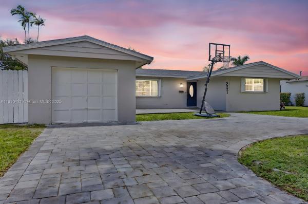 Hollywood Hills, 2221 N 43rd Ave, Hollywood, Florida 33021, image 1