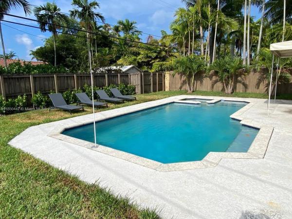 Hollywood Lakes, 1438 Harrison St, Hollywood, Florida 33020, image 1