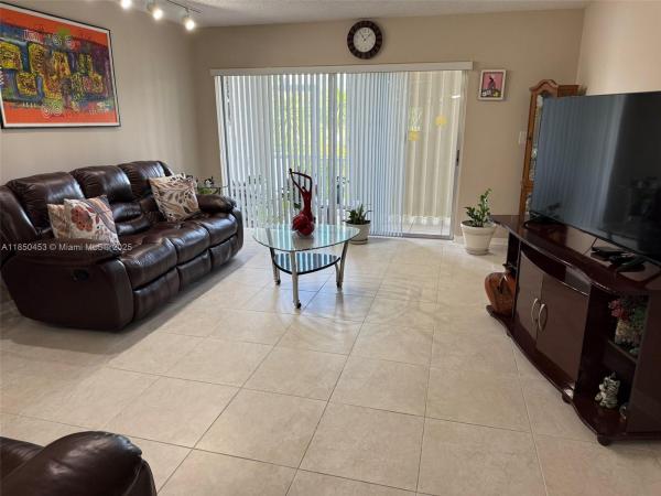 Las Vistas In Inverrary, 3581 Inverrary Dr #108, Lauderhill, Florida 33319, image 1