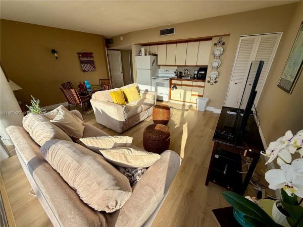 King Cole, 900 Bay Dr #713, Miami Beach, Florida 33141, image 1