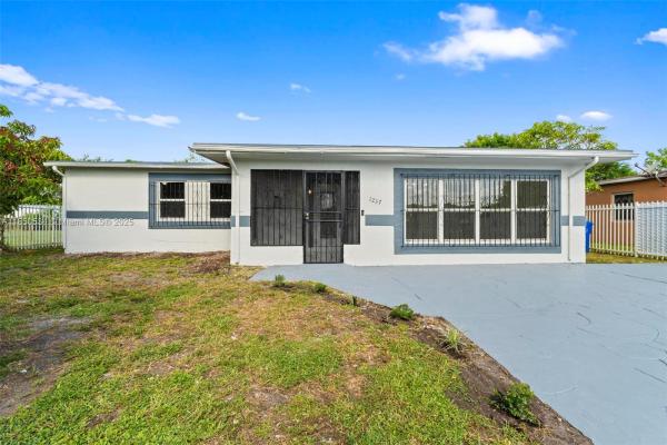 Lauderdale Manors, 1237 NW 15th Ave, Fort Lauderdale, Florida 33311, image 1