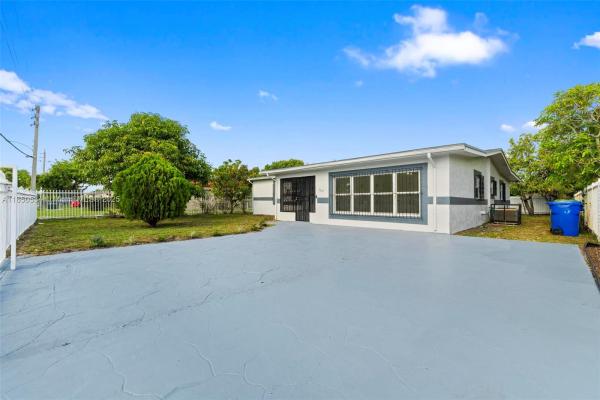 Lauderdale Manors, 1237 NW 15th Ave, Fort Lauderdale, Florida 33311, image 2