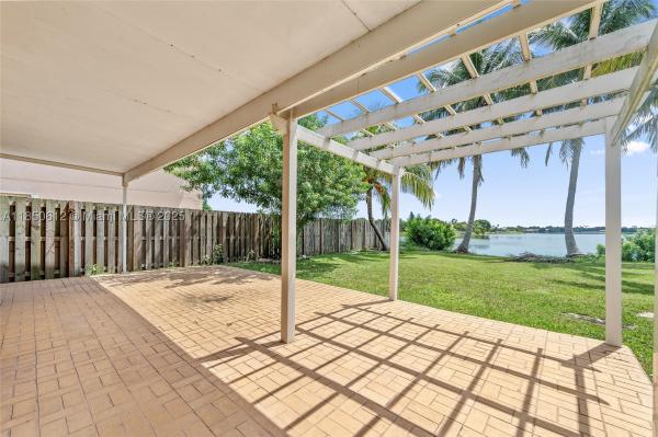 Islamorada At Coral Bay, 3226 W Buena Vista Dr, Margate, Florida 33063, image 1
