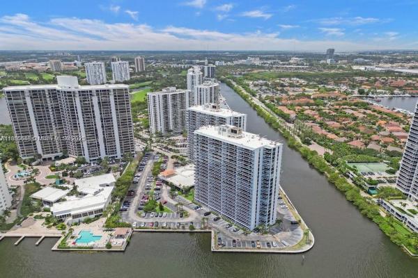 Waterview 1, 20505 E Country Club Dr #336, Aventura, Florida 33180, image 1