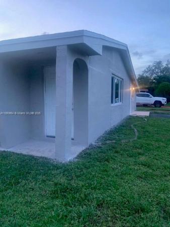 Fleetwood Manor, 1430 N 65th Ave, Hollywood, Florida 33024, image 3