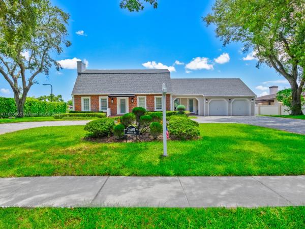 Loch Lomond, 16101 Aberdeen Way, Miami Lakes, Florida 33014, image 1