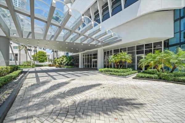 La Gorce Palace, 6301 Collins Ave 2705, Miami Beach, Florida 33141, image 1