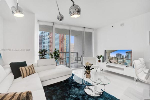 Icon Brickell Tower 1, 475 Brickell Ave #3310, Miami, Florida 33131, image 1