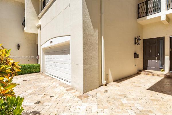 5003 NE London Walk Ter 41, Unincorporated Dade County, Florida 33138, image 1