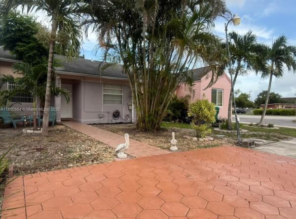 Garden Circle, 18327 NW 44th Pl, Miami Gardens, Florida 33055, image 3