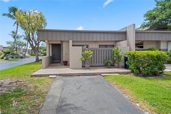 7351 SW 105th Pl, Miami, Florida 33173, image 1