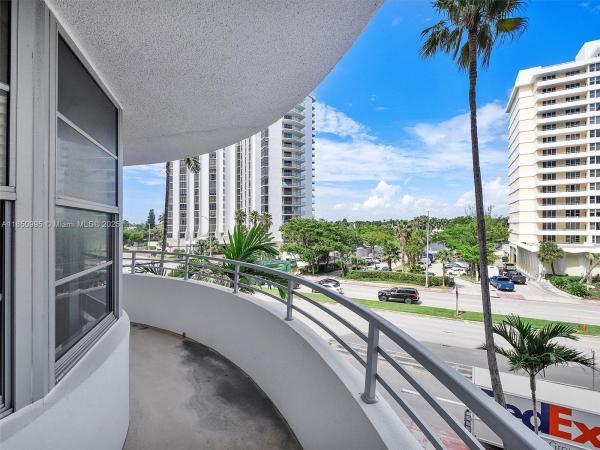 Oceanside Plaza, 5555 Collins Ave #4S, Miami Beach, Florida 33140, image 1