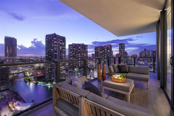 Reach Brickell City Centre, 68 SE 6th St #2512, Miami, Florida 33131, image 1