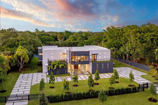 Hallmark Heights Estates, 6445 SW 129th Ter, Pinecrest, Florida 33156, image 1