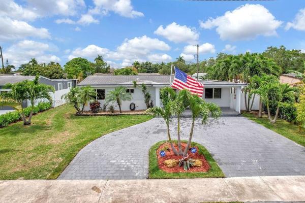 1420 NE 11th St #1420, Unincorporated Dade County, Florida 33033, image 1