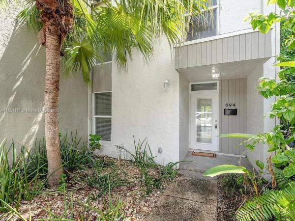 Kensington Place Townhouses, 694 Kensington Pl, Wilton Manors, Florida 33305, image 1