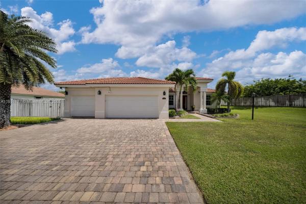 Estate Mansions, 12801 SW 223rd St, Goulds, Florida 33170, image 2