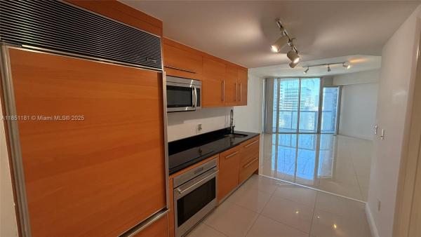 Icon Brickell Tower 1, 475 Brickell Ave #4408, Miami, Florida 33131, image 1