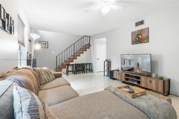 Valencia Village, 3 Laredo Pl #6-10, Davie, Florida 33324, image 1