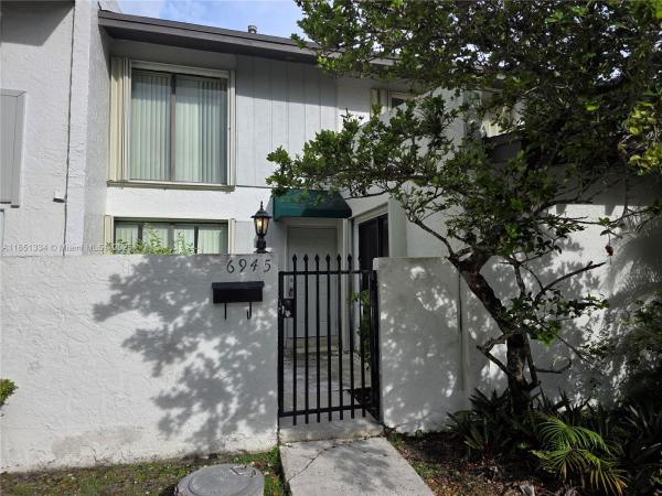 6945 SW 111th Ct #6945, Unincorporated Dade County, Florida 33173, image 1