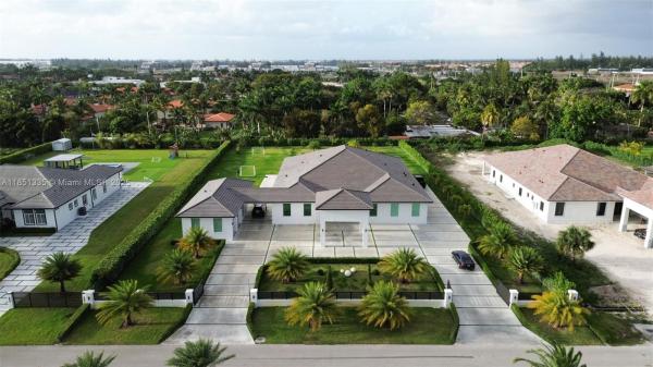 9781 NW 131st St, Hialeah, Florida 33018, image 1