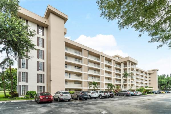 Palm-Aire Country Club 2, 2651 S Course Dr #602, Pompano Beach, Florida 33069, image 1