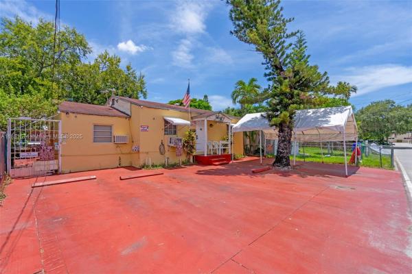 Riverside Farms, 811 NW 24th Ct, Miami, Florida 33125, image 1