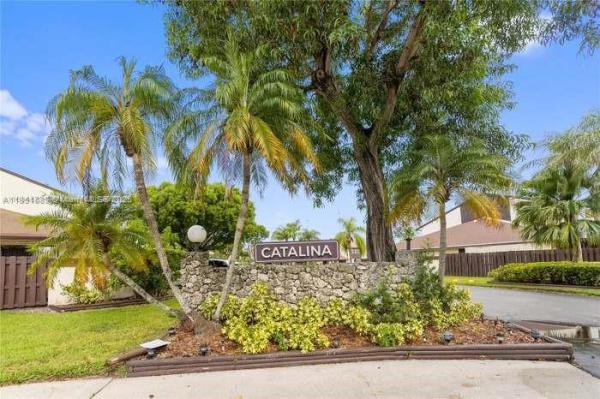 267 NE 201st Ter, Miami, Florida 33179, image 1