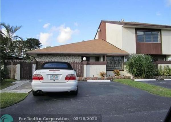 Seldins Estates, 267 NE 201st Ter, Ives Estates, Florida 33179, image 3