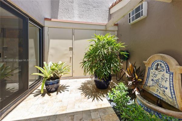 The Townhouses Of Emerald Hills, 303 Saint Andrews Rd #19-68, Hollywood, Florida 33021, image 2