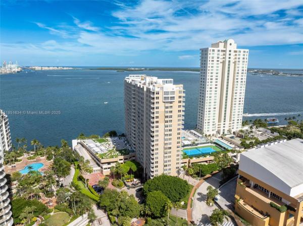 Isola, 770 Claughton Island Dr 409, Miami, Florida 33131, image 1