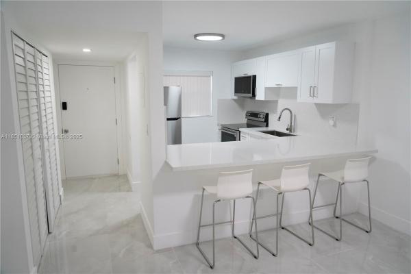 510 W Park Dr 105, Miami, Florida 33172, image 1