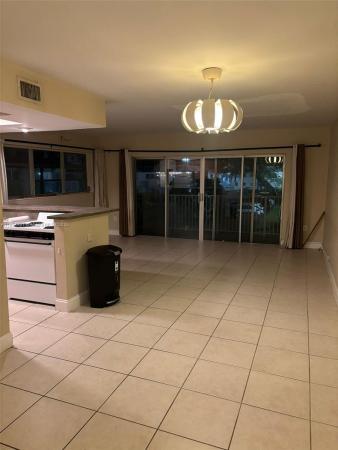Village At Dadeland, 7370 SW 82nd St #E217, Glenvar Heights, Florida 33143, image 2