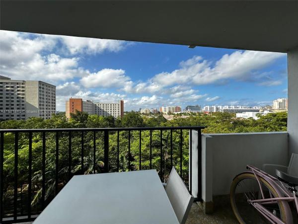Commodore Plaza Century, 2780 NE 183rd St #611, Aventura, Florida 33160, image 1
