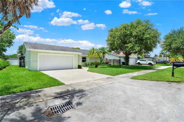 Calusa Manor, 10514 SW 127th Ct, The Crossings, Florida 33186, image 3