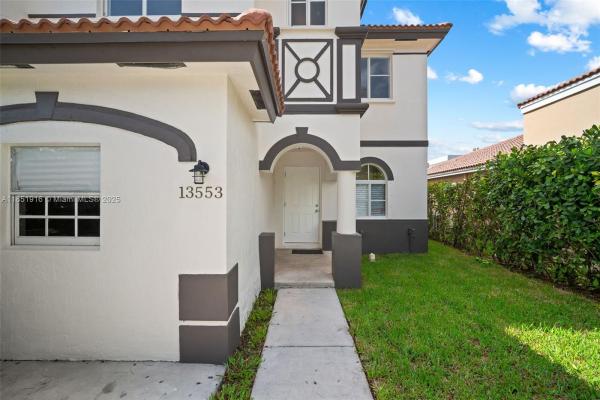 Naranja Gardens, 13553 SW 262nd St, Princeton, Florida 33032, image 3