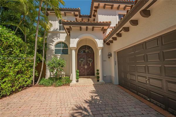 Coral Way Heights, 5815 SW 27th St, Coral Terrace, Florida 33155, image 2