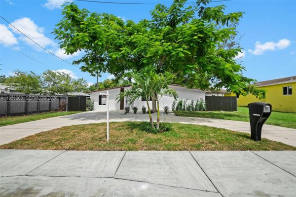 Para Villa Heights, 6965 NW 21st Ct, Gladeview, Florida 33147, image 2