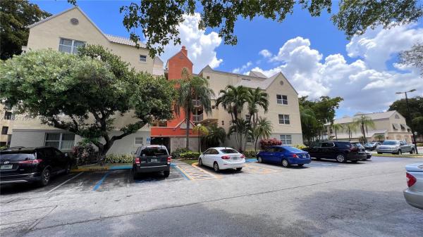 Las Vistas At Doral, 8323 Lake Dr #406, Doral, Florida 33166, image 2