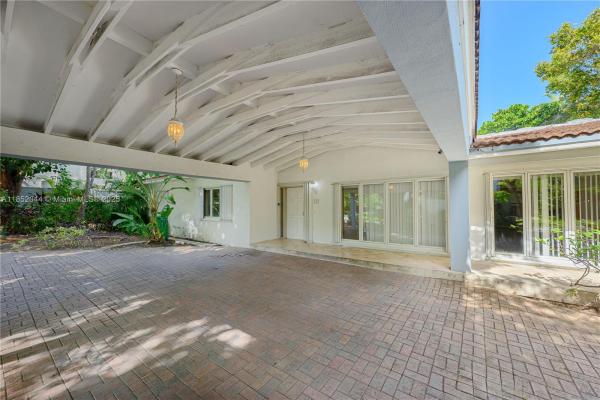 Holiday Colony, 330 Pacific Rd, Key Biscayne, Florida 33149, image 2