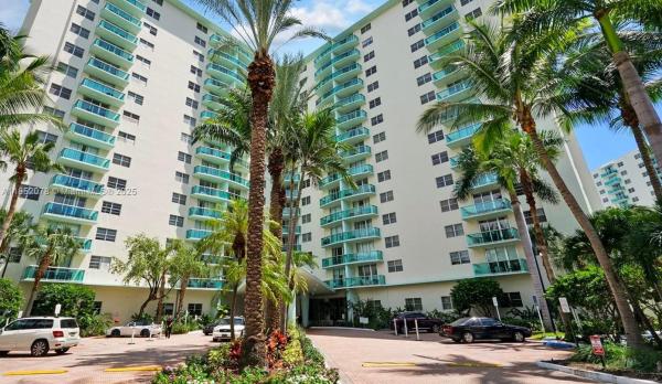 Tides On Hollywood Beach, 3901 S Ocean Dr #2D, Hollywood, Florida 33019, image 1