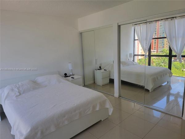 Plaza Of The Americas, 17021 N Bay Rd #1015, Sunny Isles Beach, Florida 33160, image 1