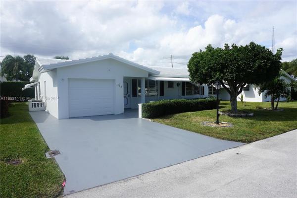 Palm Beach Leisureville, 708 SW 24th St, Boynton Beach, Florida 33426, image 1