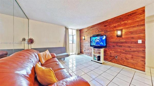 5050 Building, 5050 NW 7th St #405, Miami, Florida 33126, image 1