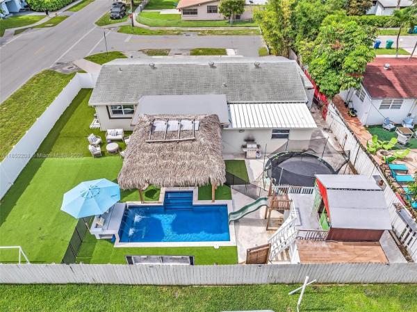 2575 NE 214th St, Miami, Florida 33180, image 1